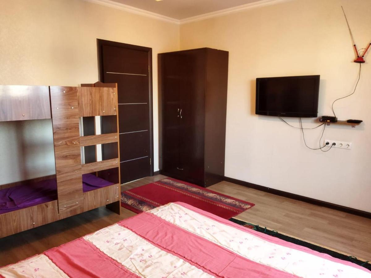 Room Hostel Dostyk 阿拉木图 外观 照片