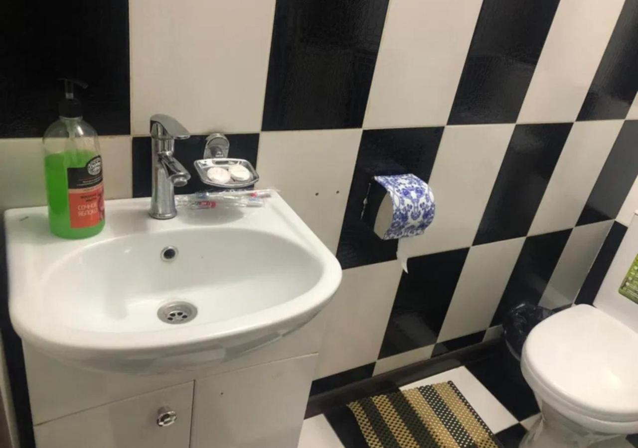 Room Hostel Dostyk 阿拉木图 外观 照片