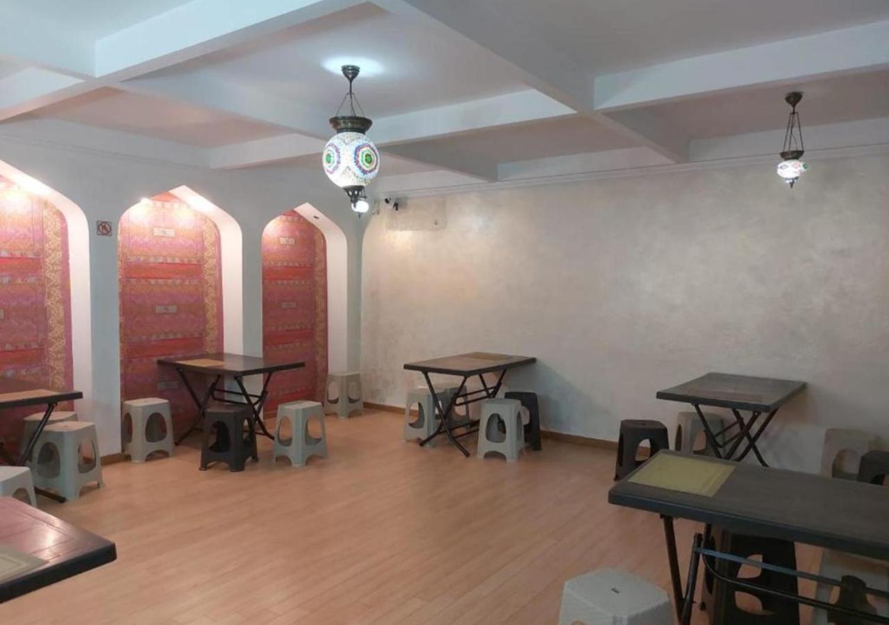 Room Hostel Dostyk 阿拉木图 外观 照片