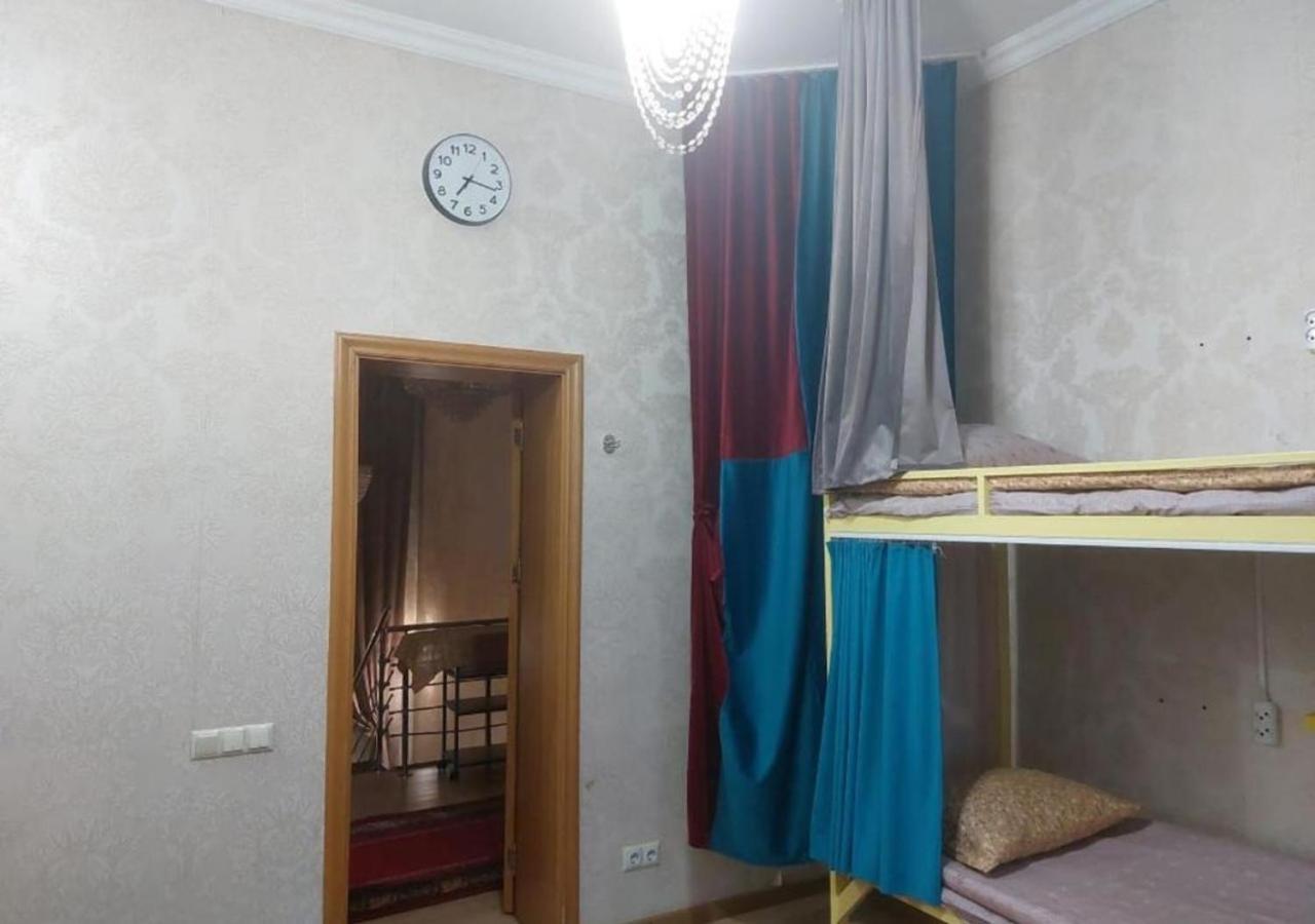 Room Hostel Dostyk 阿拉木图 外观 照片