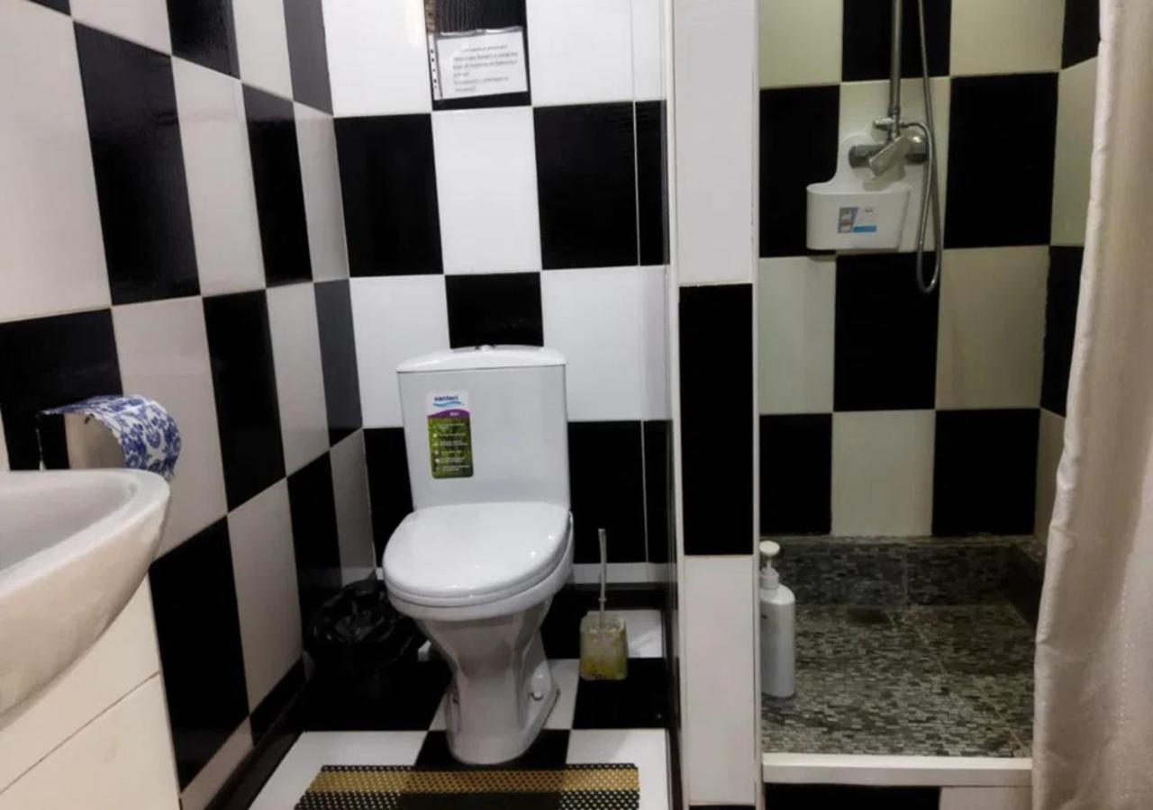 Room Hostel Dostyk 阿拉木图 外观 照片