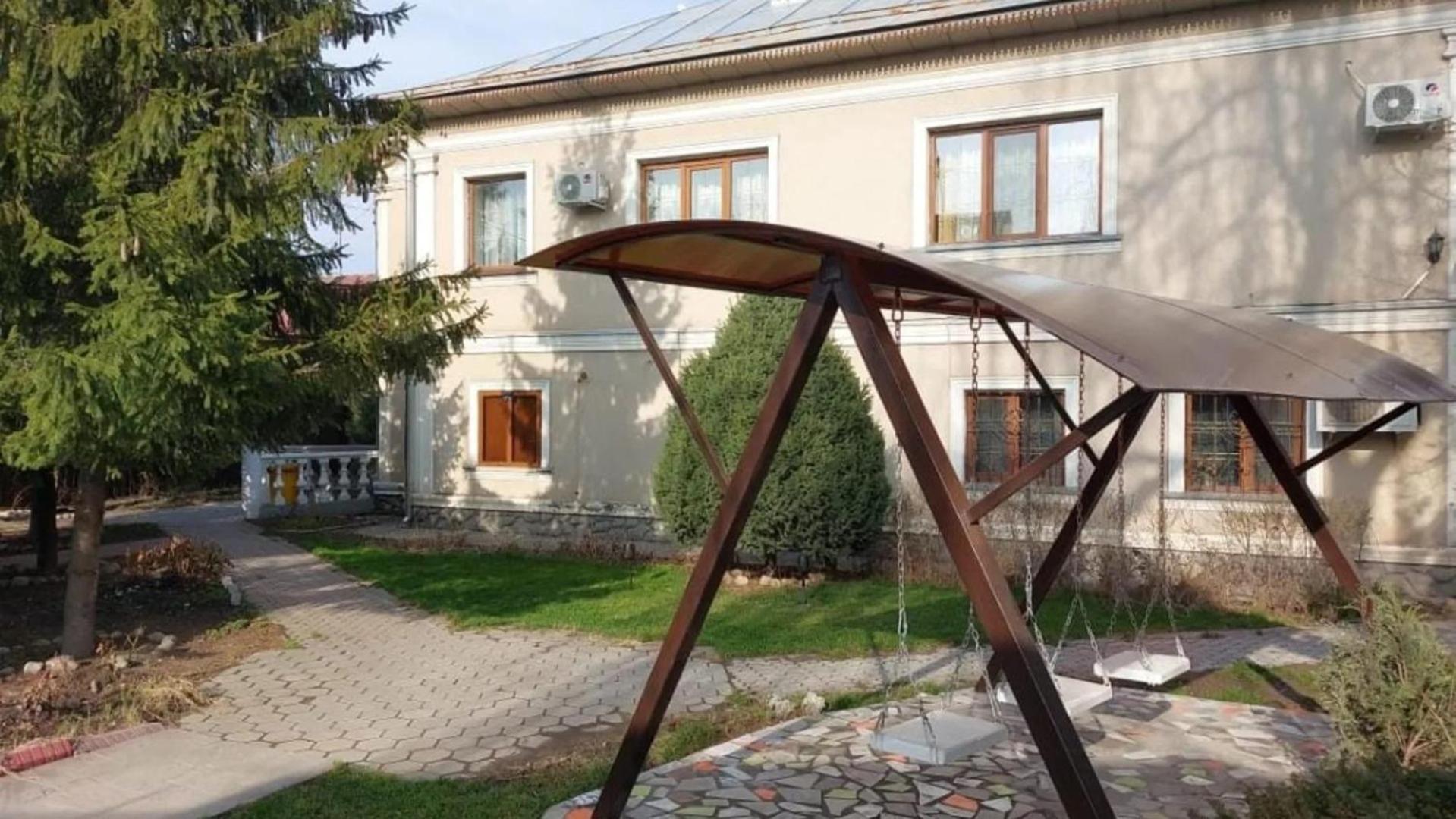 Room Hostel Dostyk 阿拉木图 外观 照片